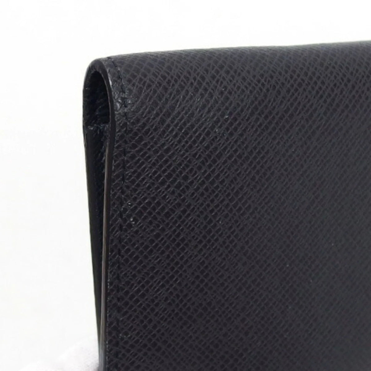 Billfold Taiga Pre-Owned Black Vuitton Long (Good) Wallet Bifold Louis