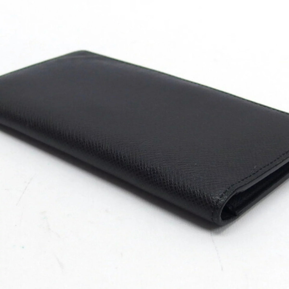 Billfold Taiga Pre-Owned Black Vuitton Long (Good) Wallet Bifold Louis