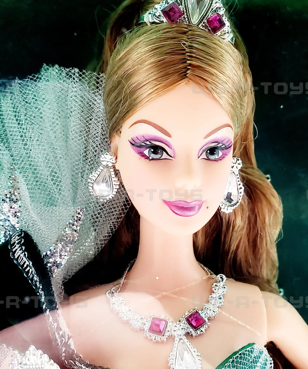 Bob Barbie Mackie Mattel by 2005 Emerald Doll H8583 Holiday