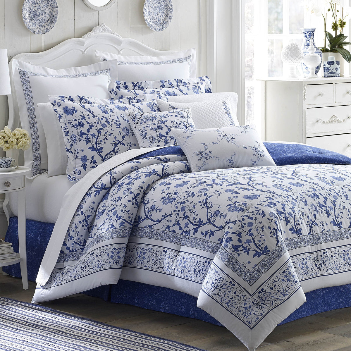 (Pack Home Pillow and Decorative Bedroom x 1), for (16" of 20") Charlotte Throw Throw Designer cor, Pillow, Collection Living Charlotte Room Laura Ashley D Quality, Decorative Premium Blue/White 1 Pillow Perfect Count Blue/White
