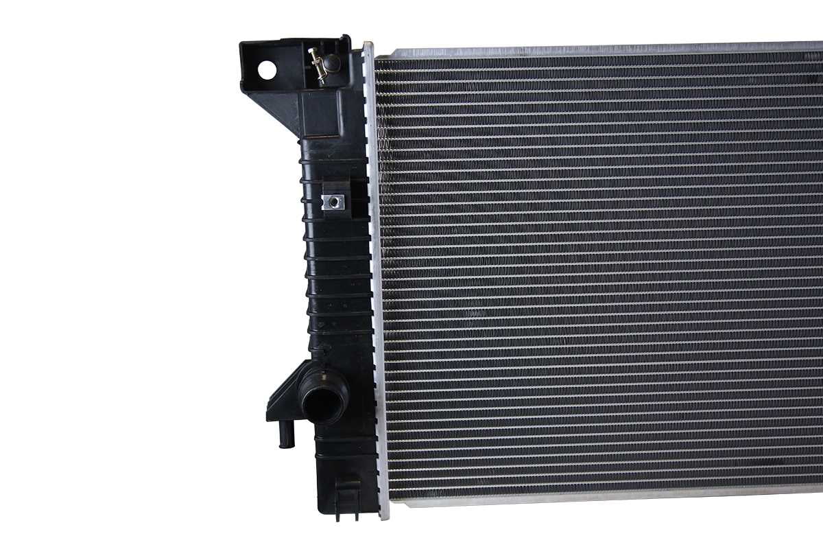 V6 2015 2017 Radiator 2011 Navigator 3.5L 2015-2017 for 4WD Complete AutoShack 2013 2012 Ford 2014 3.7L 2016 Lincoln Replacement F-150 V8 RWD RK1689 5.0L Expedition